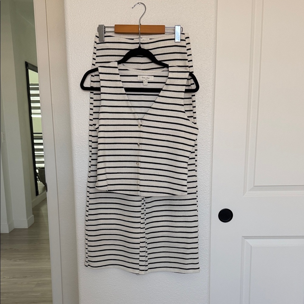 Striped Knit Button Tank & cropped pant Set - Cream & Black